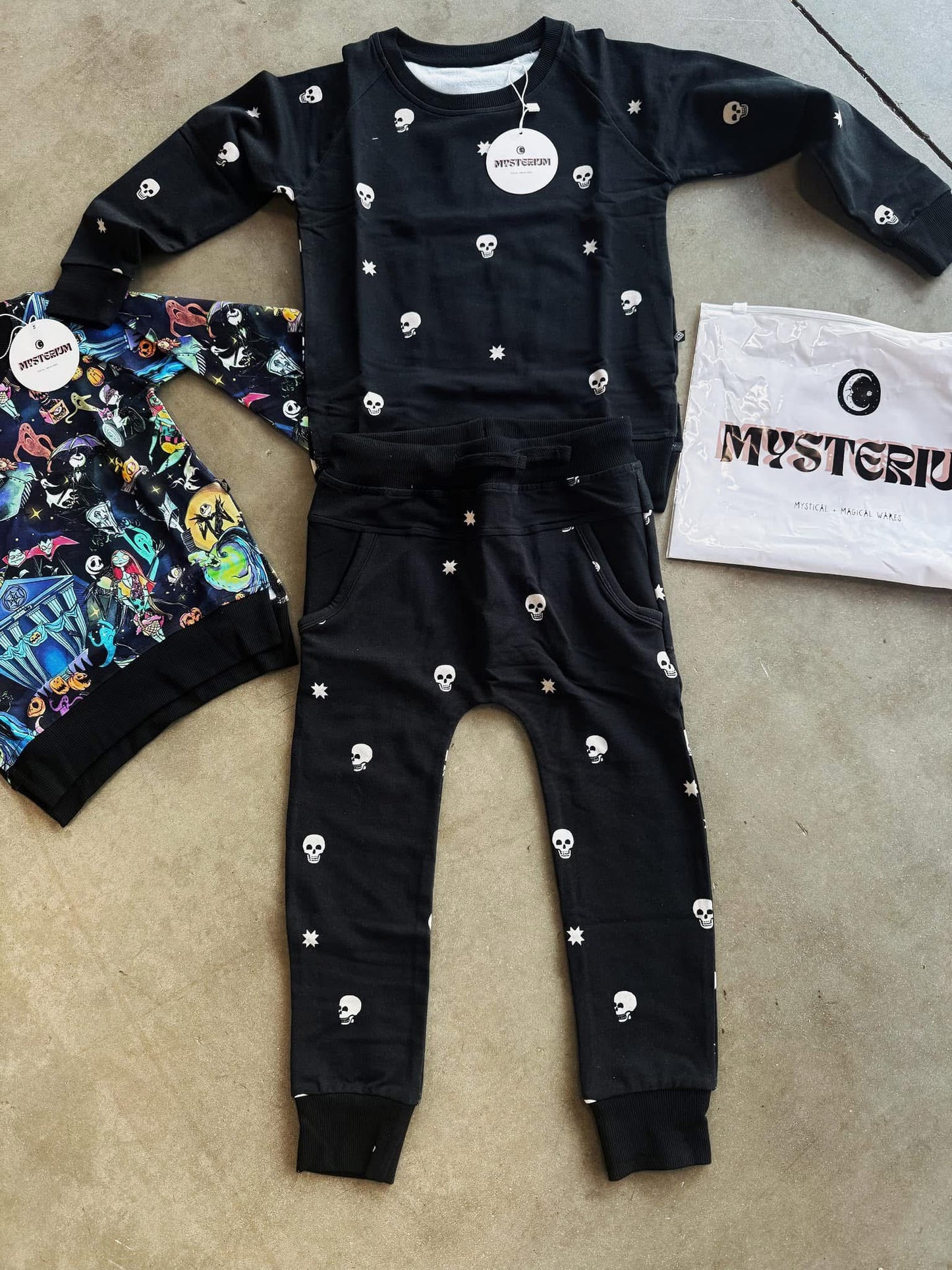 Ready to Ship -Kids Kpop Demon Two Piece French Terry Oversized Joggers + Crew Shirt Cozy Fall/Winter Set! PINK KPOP FRENCH TERRY